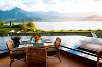 St. Regis Resort in sight of the mountains